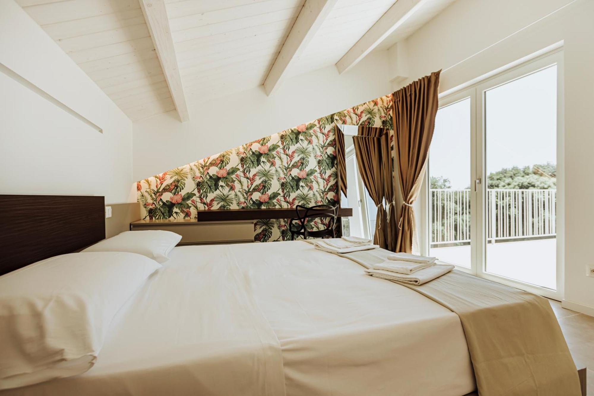 Suite 106 Васто Екстериор снимка